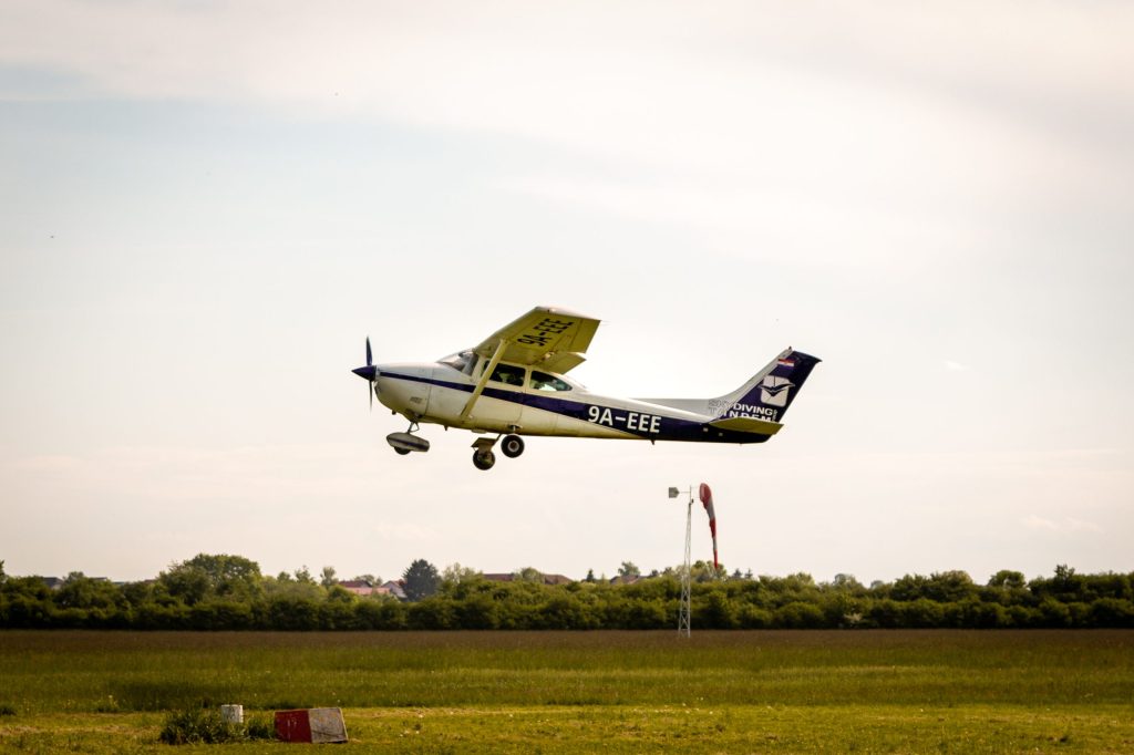 c182 9A-EEE, skydive Croatia, Aeroklub Tandem